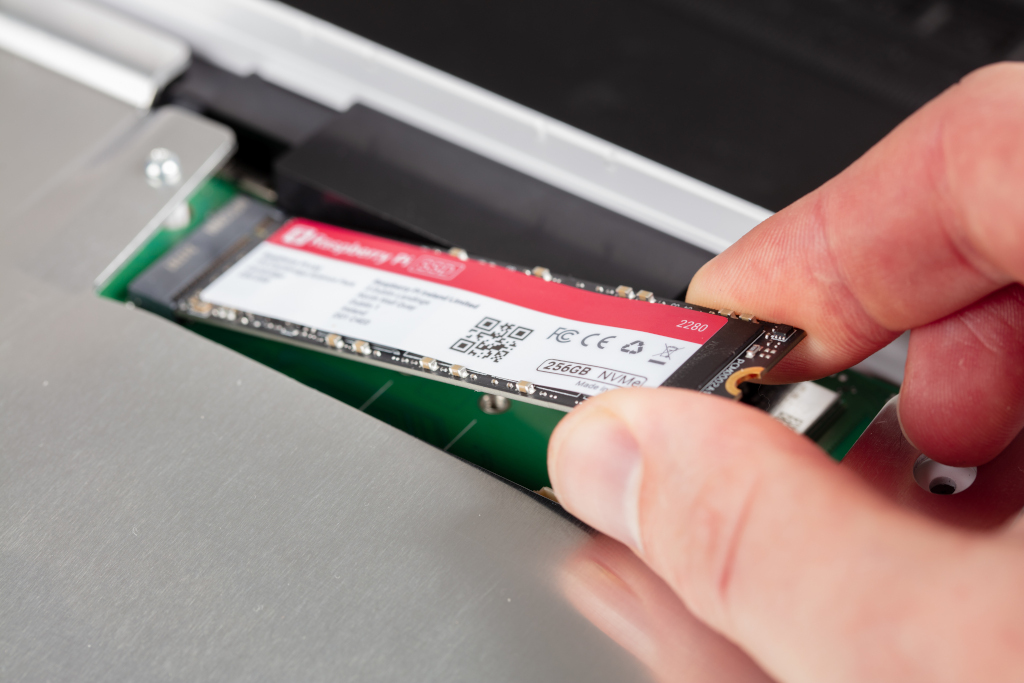 拔出M.2 SSD